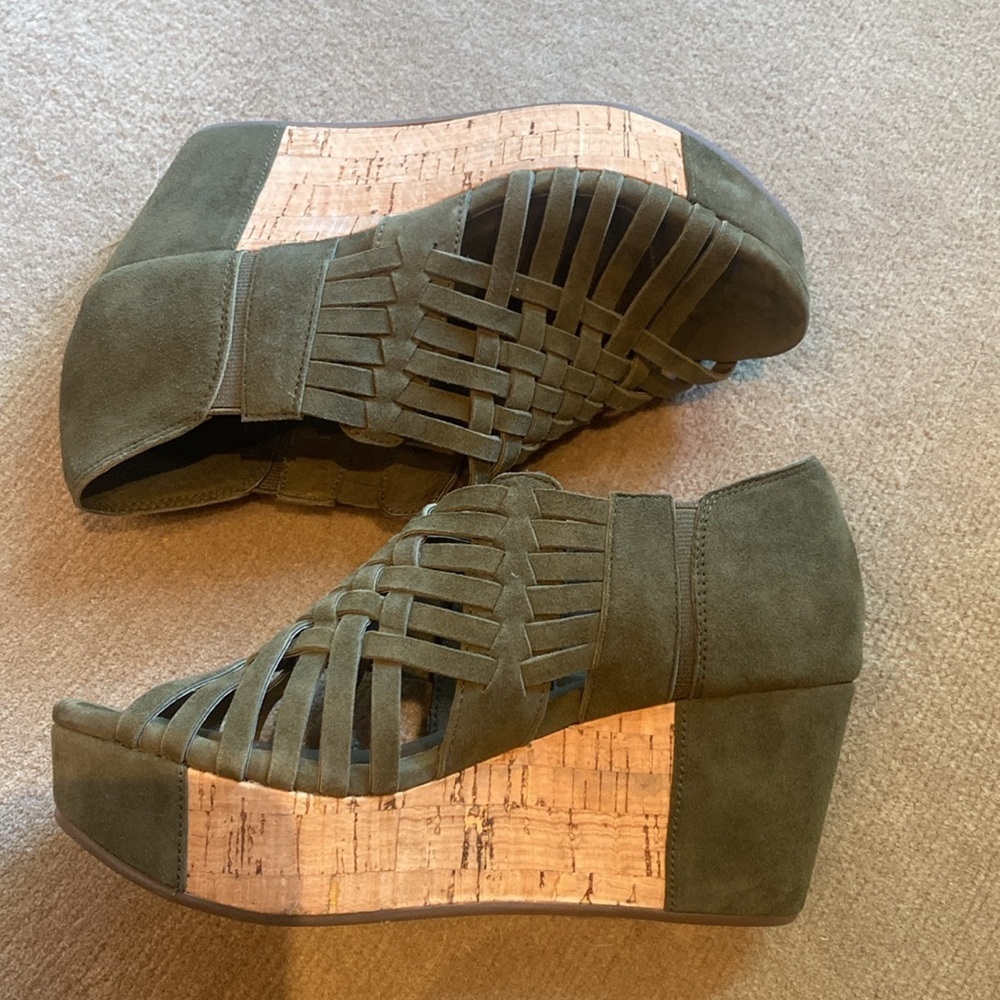 CHOCOLAT BLU Suede Cork Wedge Platforms Sundance Free People 6.5 Olive Green